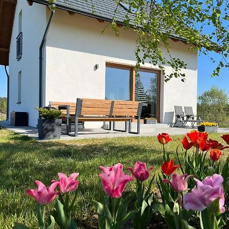 Dom Na Kaszubach "White House" Caloroczny Na Wylacznosc Stężyca المظهر الخارجي الصورة